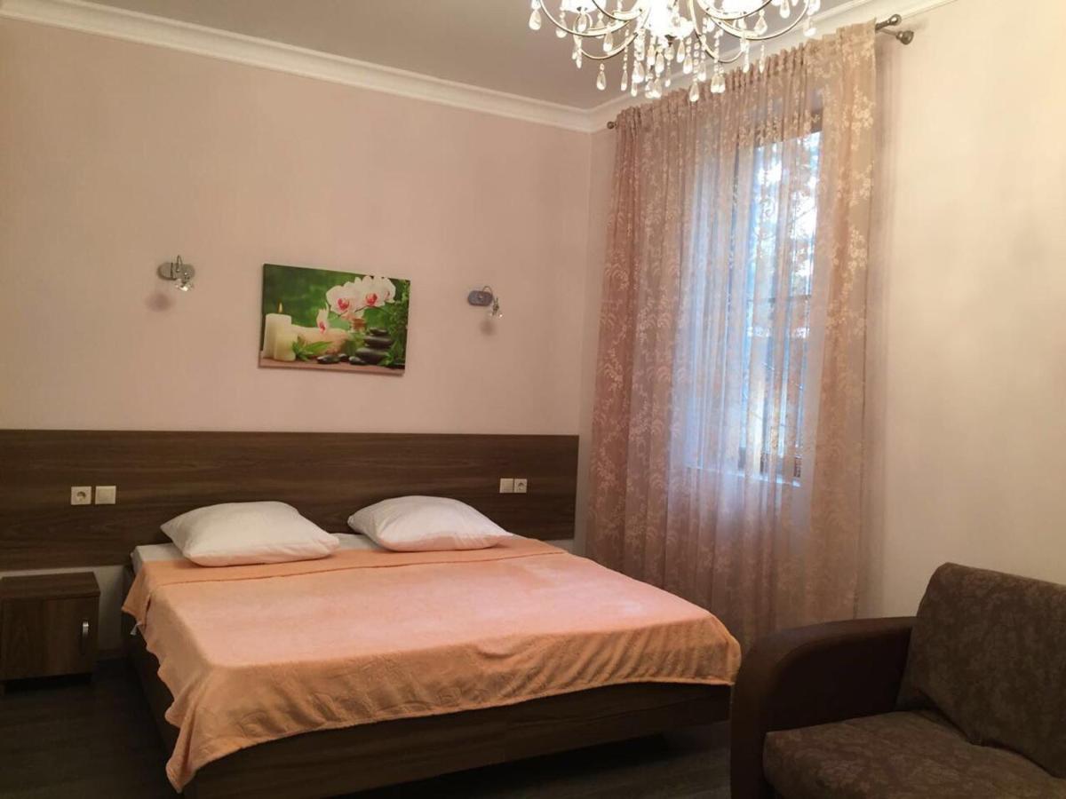 Hotel Old Pitius Pitsoenda Buitenkant foto