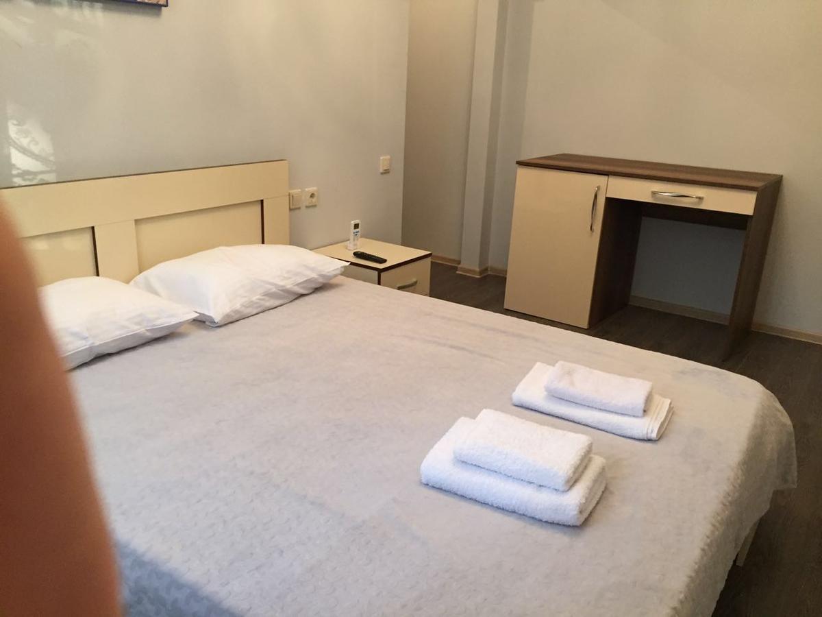 Hotel Old Pitius Pitsoenda Buitenkant foto